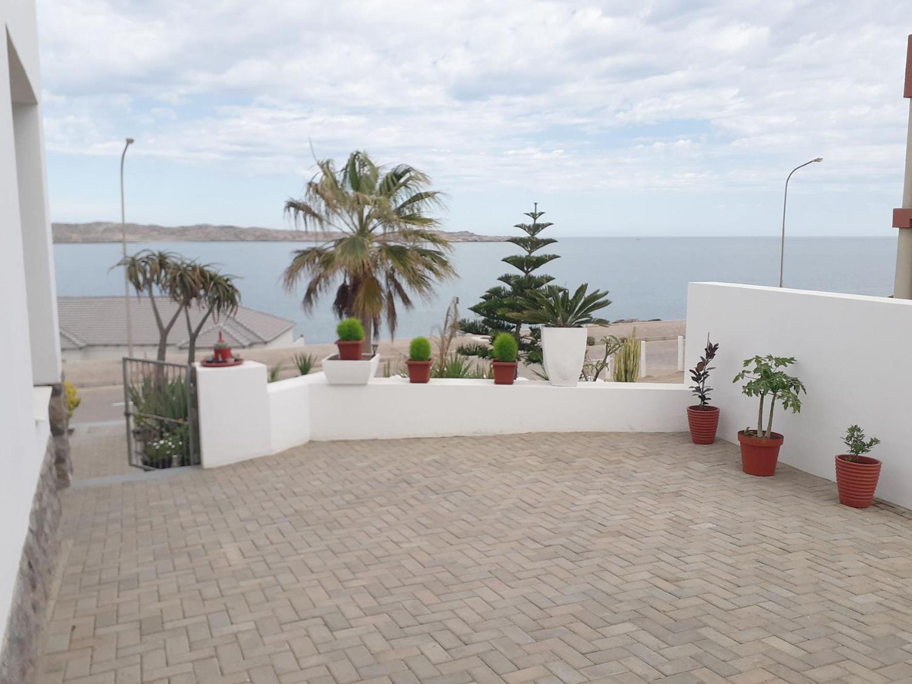 Shark Island Guesthouse Luderitz Exterior photo